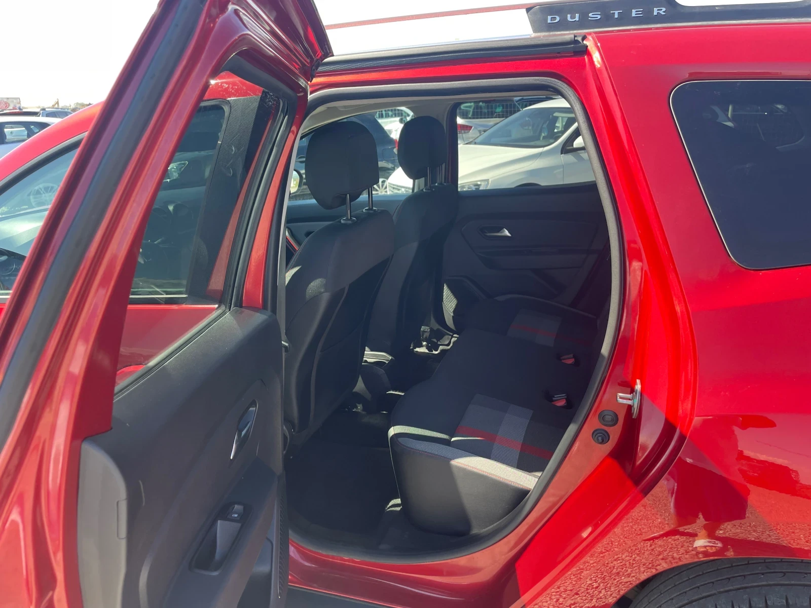 Dacia Duster 1.6 Бензин ГАЗ RED-line - изображение 8