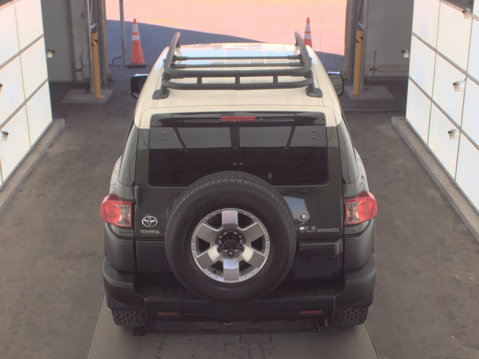 Toyota Fj cruiser 2010 Toyota FJ Cruiser wRear Doors - изображение 6