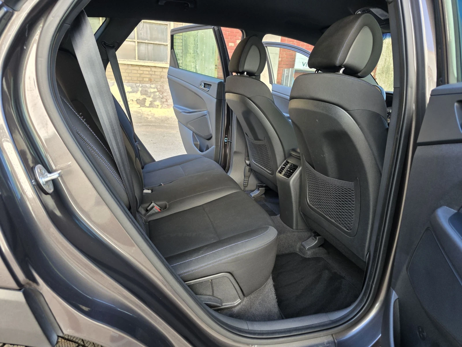Hyundai Tucson 1.7CRDI-141kc Comfort Plus Pack, снимка 14 - Автомобили и джипове - 54679503