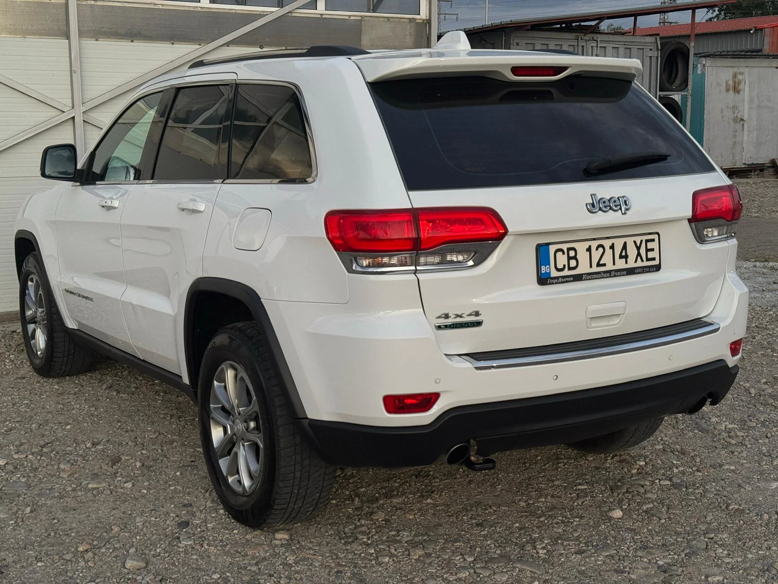 Jeep Grand cherokee 3.0 CRD 4x4/8ск/Навигация/Обслужен/Xenon/Лизинг, снимка 5 - Автомобили и джипове - 54708150