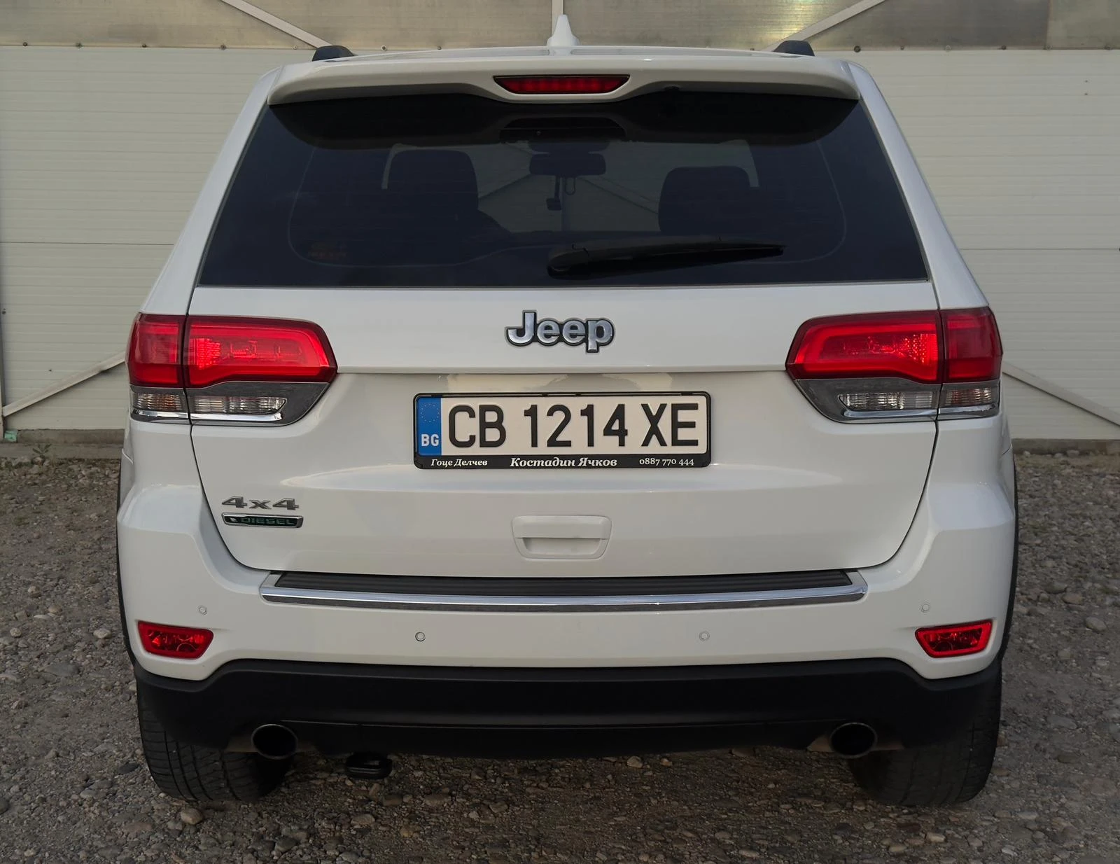 Jeep Grand cherokee 3.0 CRD 4x4/8ск/Навигация/Обслужен/Xenon/Лизинг, снимка 4 - Автомобили и джипове - 54708150
