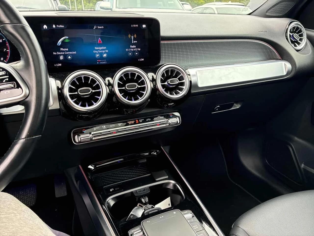 Mercedes-Benz GLB 250 * АВТОКРЕДИТ * ГЛАВНО ПРЕДСТАВИТЕЛСТВО, снимка 9 - Автомобили и джипове - 56192790