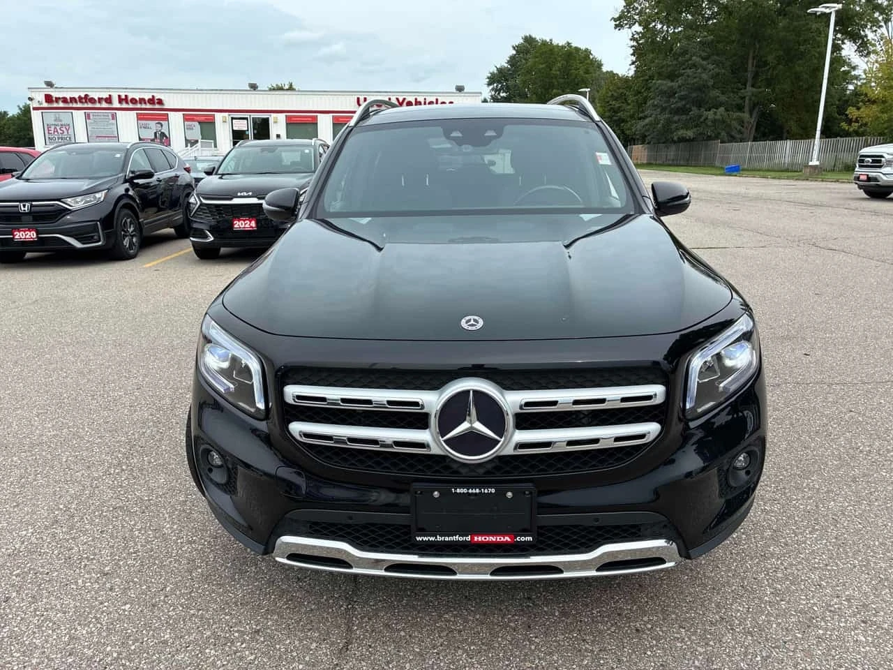 Mercedes-Benz GLB 250 * АВТОКРЕДИТ * ГЛАВНО ПРЕДСТАВИТЕЛСТВО, снимка 2 - Автомобили и джипове - 56192790