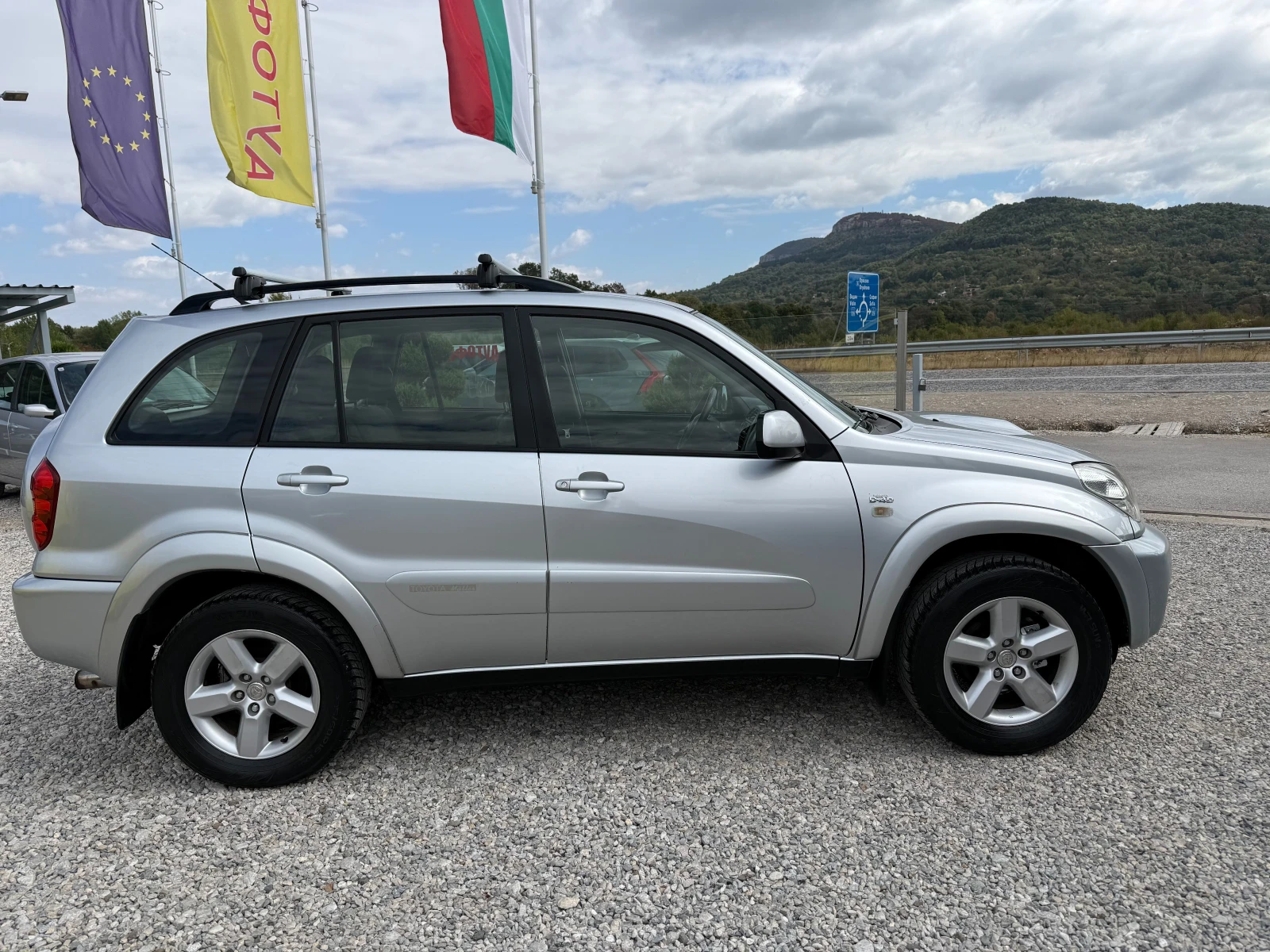 Toyota Rav4 2, 0 D-4D FACE LIFT !!КЛИМАТРОНИК !!, снимка 6 - Автомобили и джипове - 56303407