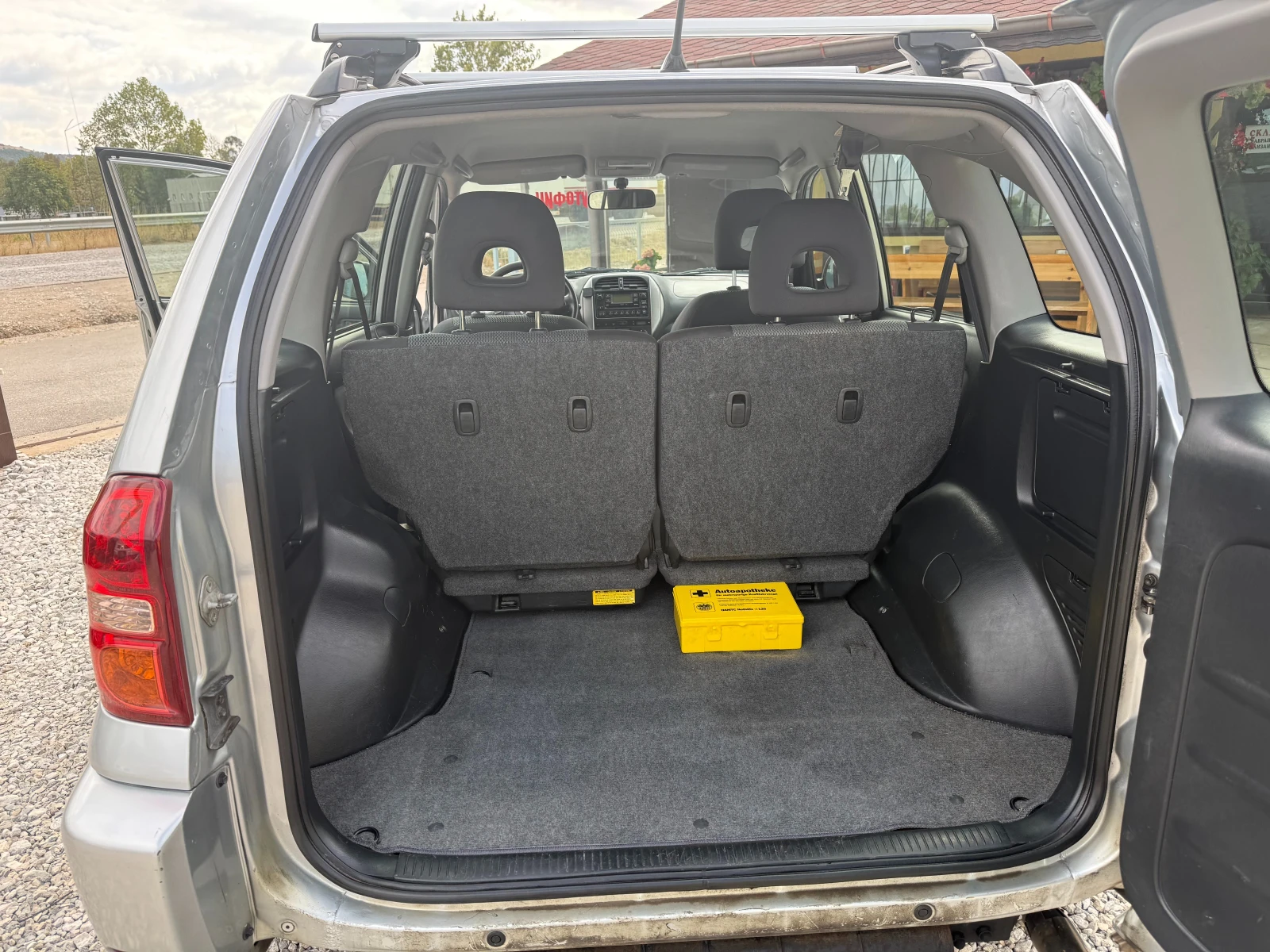 Toyota Rav4 2, 0 D-4D FACE LIFT !!КЛИМАТРОНИК !!, снимка 14 - Автомобили и джипове - 56303407