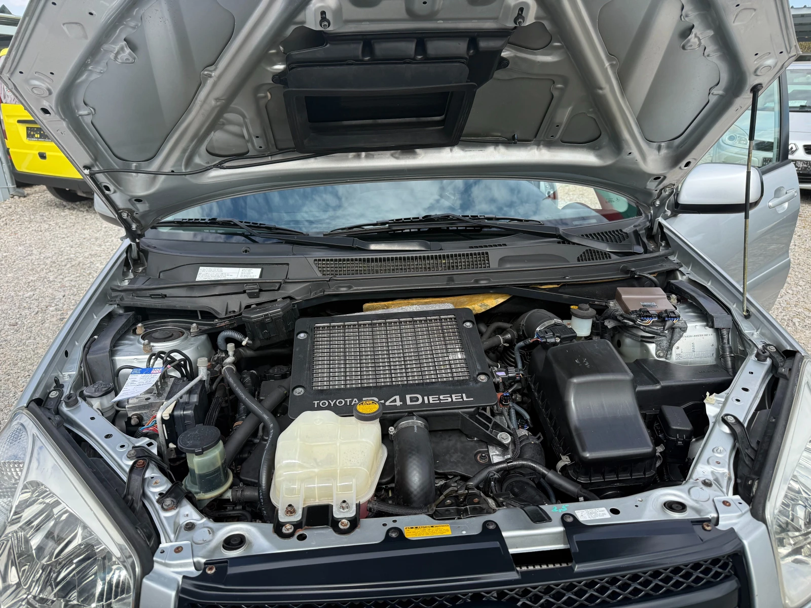Toyota Rav4 2, 0 D-4D FACE LIFT !!КЛИМАТРОНИК !!, снимка 16 - Автомобили и джипове - 56303407