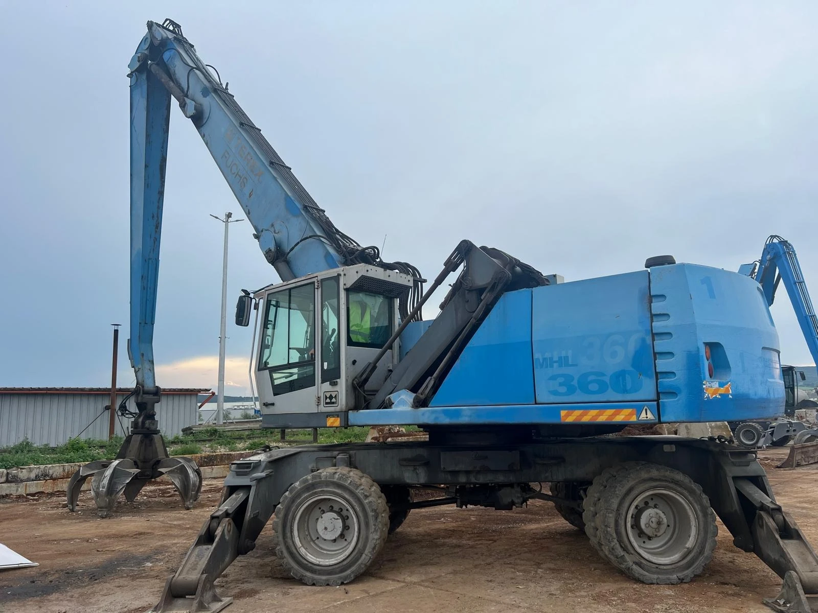 ����� Fuchs 360 | Mobile.bg � ����������� 1