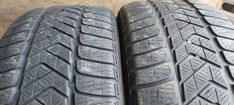 Гуми Зимни 245/45R19, снимка 1 - Гуми и джанти - 33172959