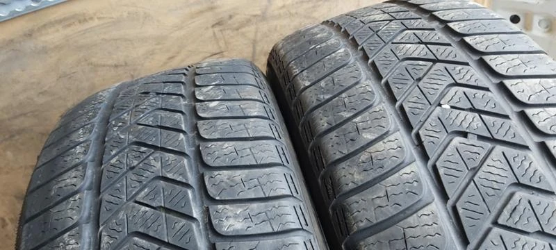 Гуми Зимни 245/45R19, снимка 2 - Гуми и джанти - 33172959