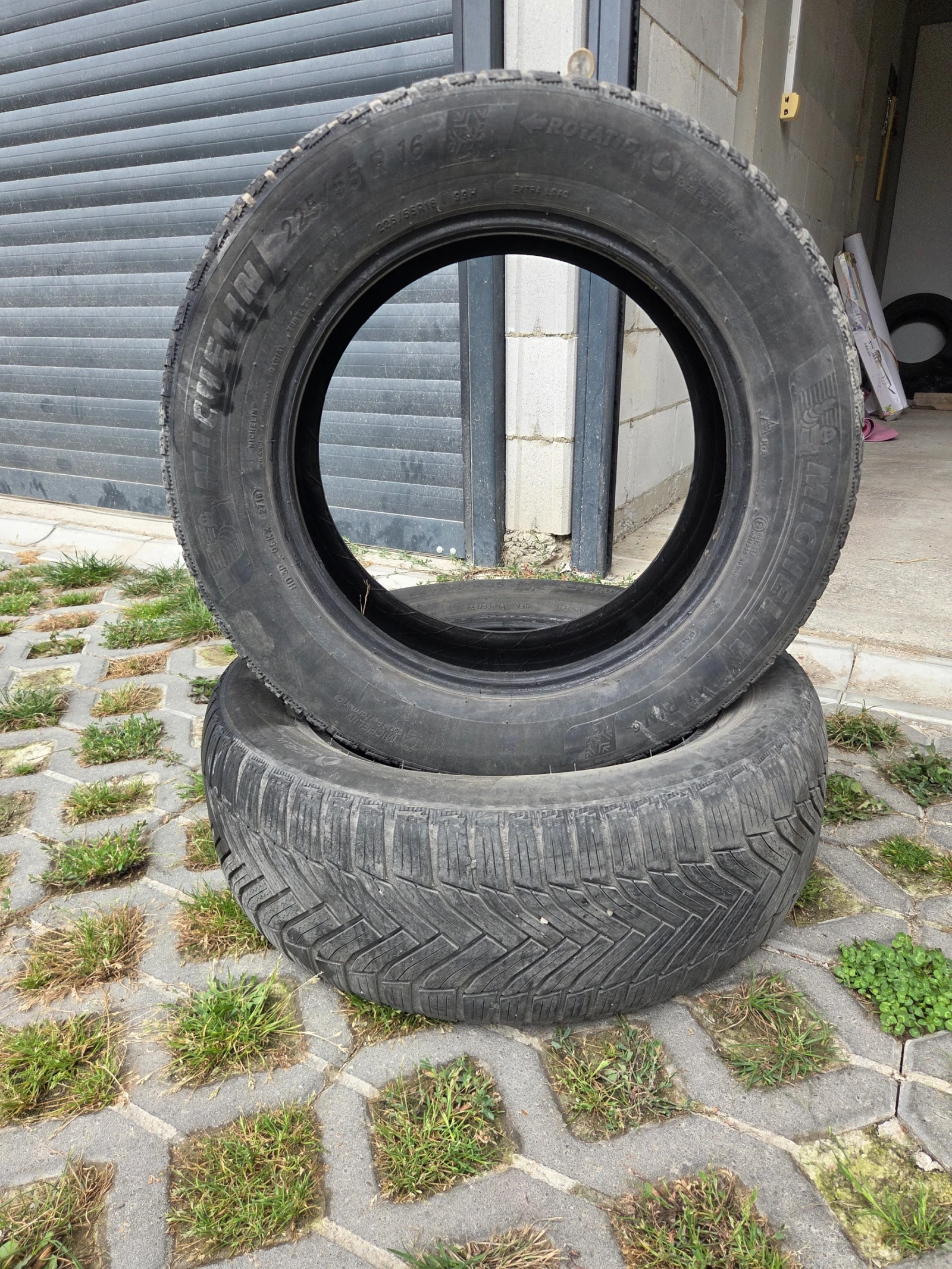 Гуми Зимни 225/55R16, снимка 3 - Гуми и джанти - 56180361