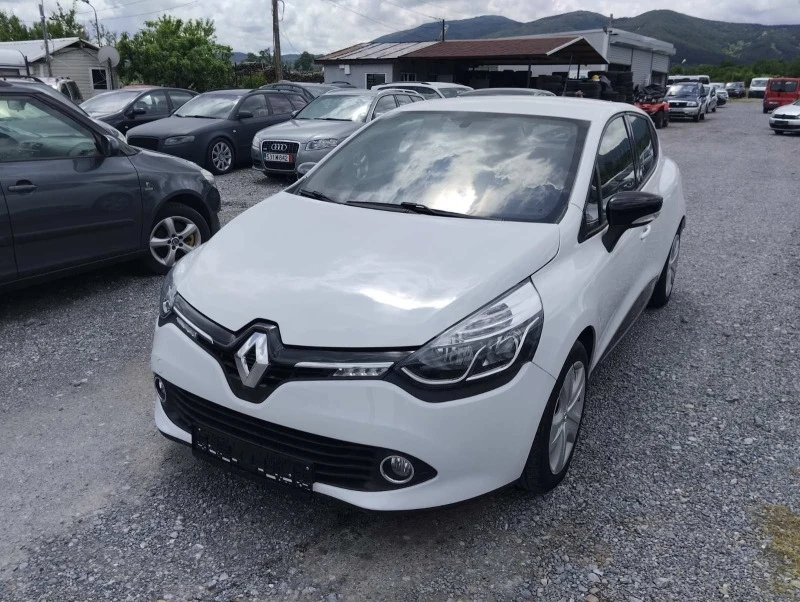 Renault Clio, снимка 1 - Автомобили и джипове - 47225268