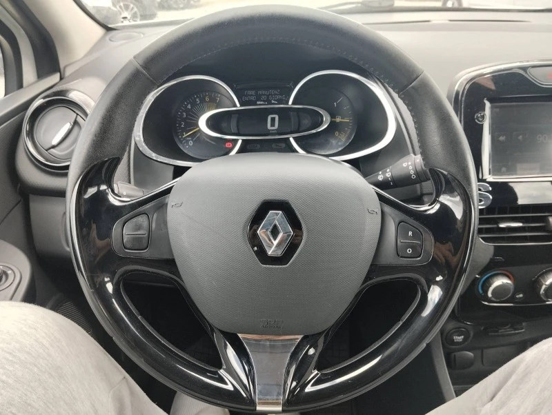 Renault Clio, снимка 12 - Автомобили и джипове - 47225268