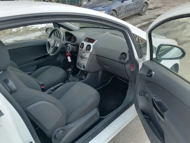 Opel Corsa 1.2 бензин, снимка 9 - Автомобили и джипове - 49032897