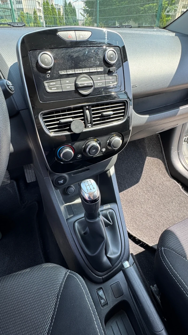 Renault Clio, снимка 4 - Автомобили и джипове - 52282929