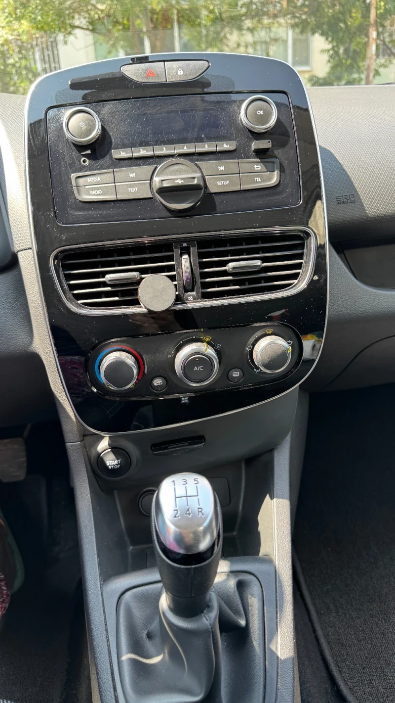 Renault Clio, снимка 3 - Автомобили и джипове - 52282929