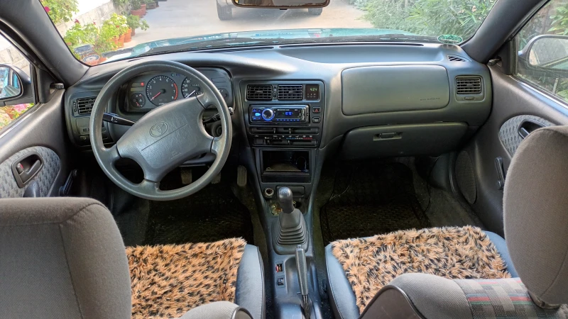 Toyota Corolla, снимка 8 - Автомобили и джипове - 53272170