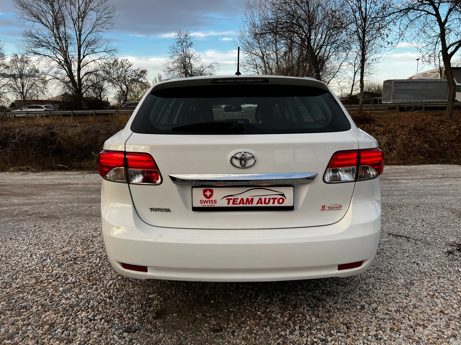 Toyota Avensis 2.0i AUTOMATIK SWISS - изображение 4