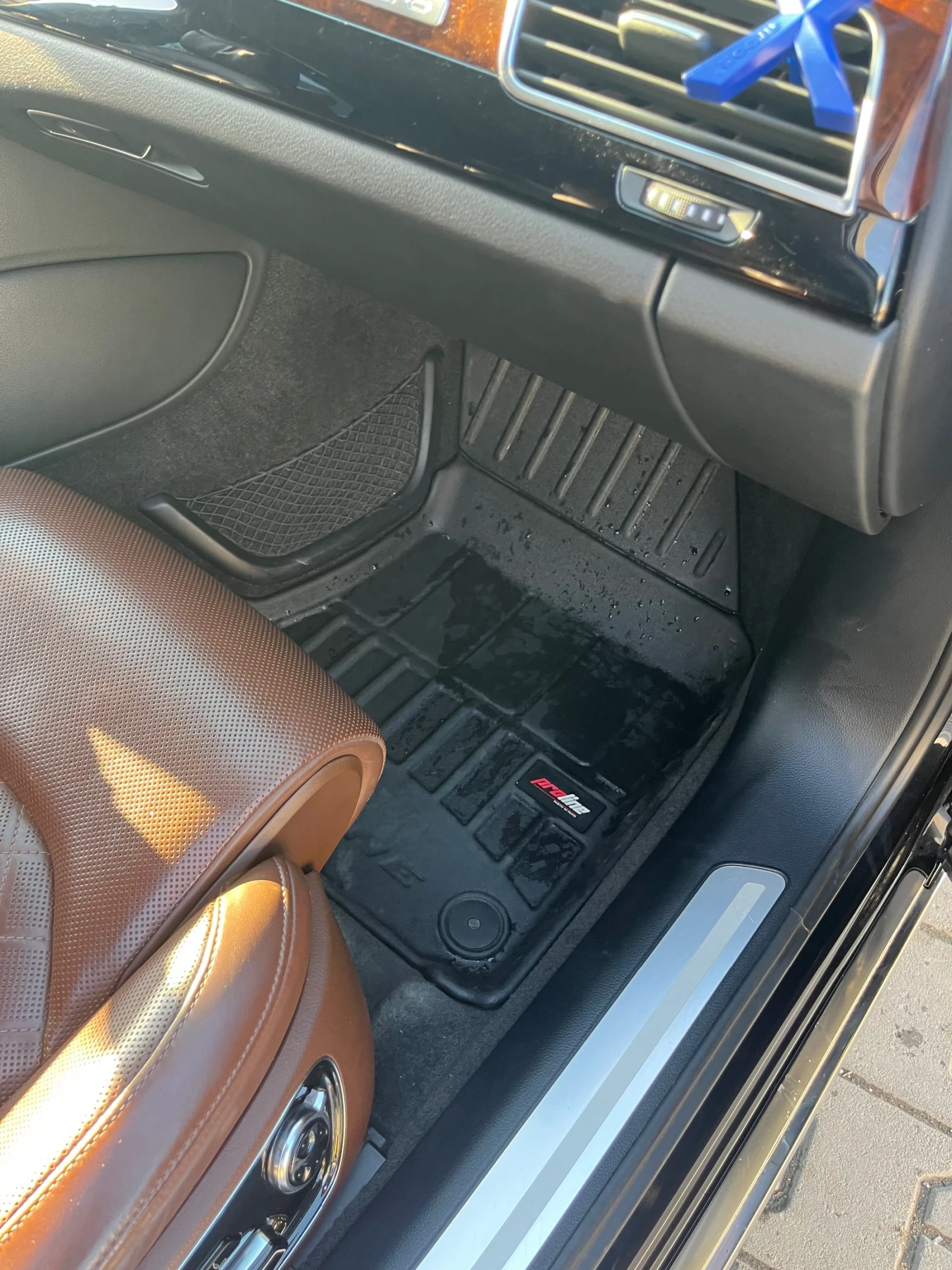 Audi A8 4.2 TDI Quattro, D4 - изображение 7