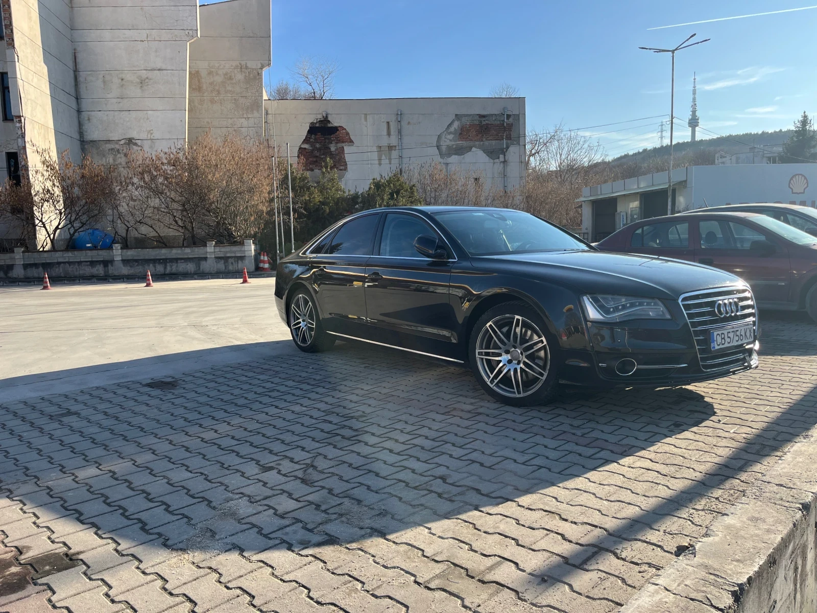 Audi A8 4.2 TDI Quattro, D4 - изображение 2