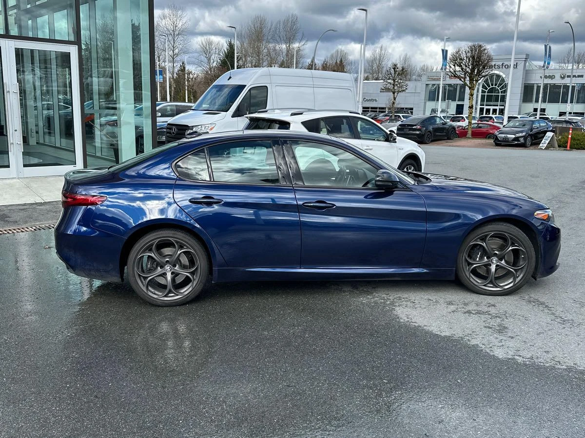 Alfa Romeo Giulia * Ti Sport * CARFAX * ОПЦИЯ ЗА ФИНАНСИРАНЕ  - изображение 5