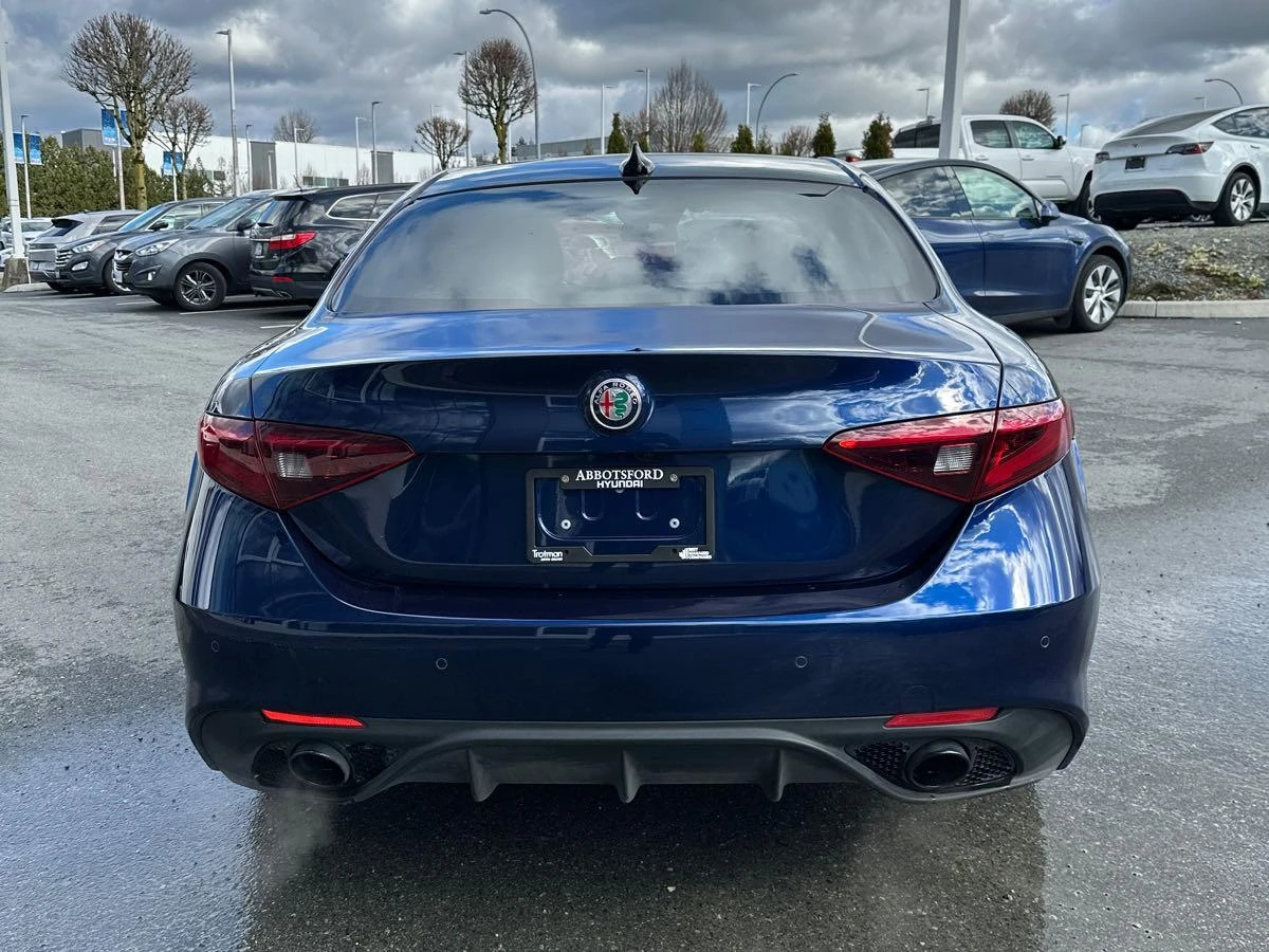 Alfa Romeo Giulia * Ti Sport * CARFAX * ОПЦИЯ ЗА ФИНАНСИРАНЕ  - изображение 4