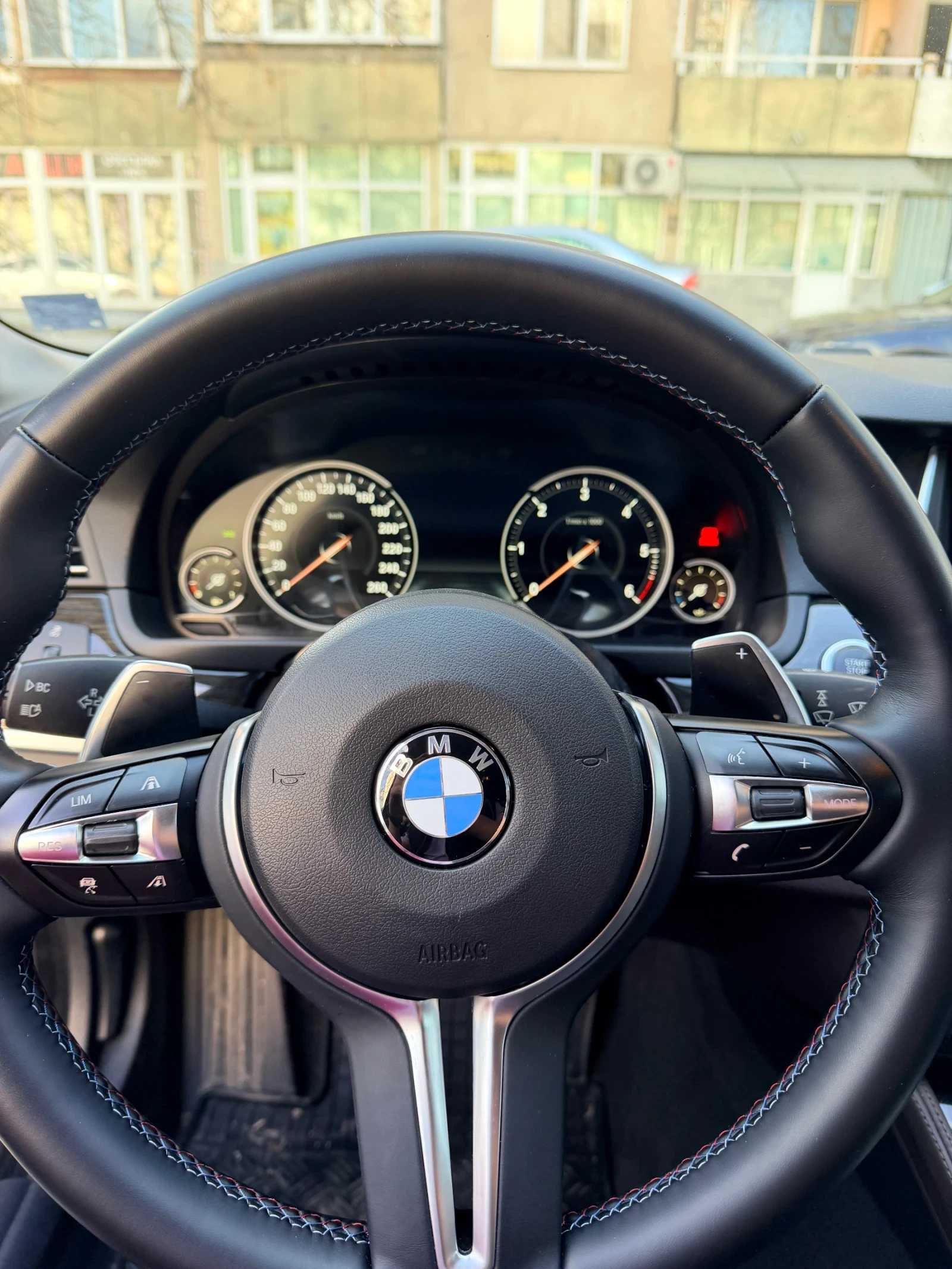 BMW 530 Head up, Digital, soft close, снимка 13 - Автомобили и джипове - 52173627