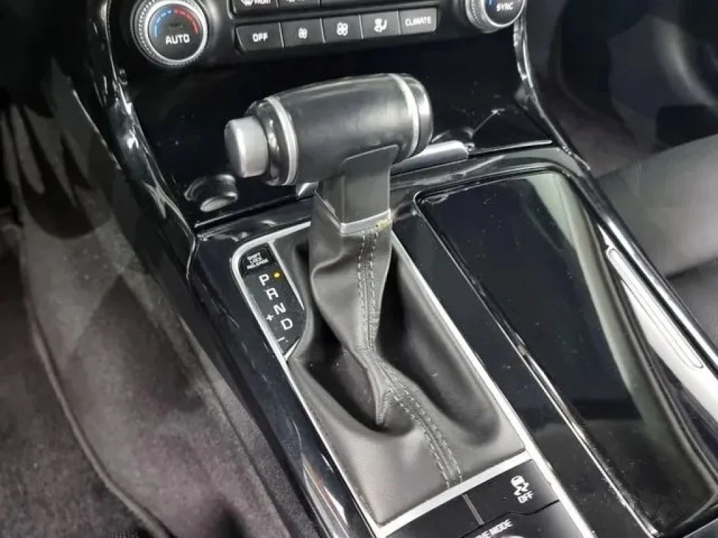 Kia Stinger 2.0T 2WD  - изображение 8