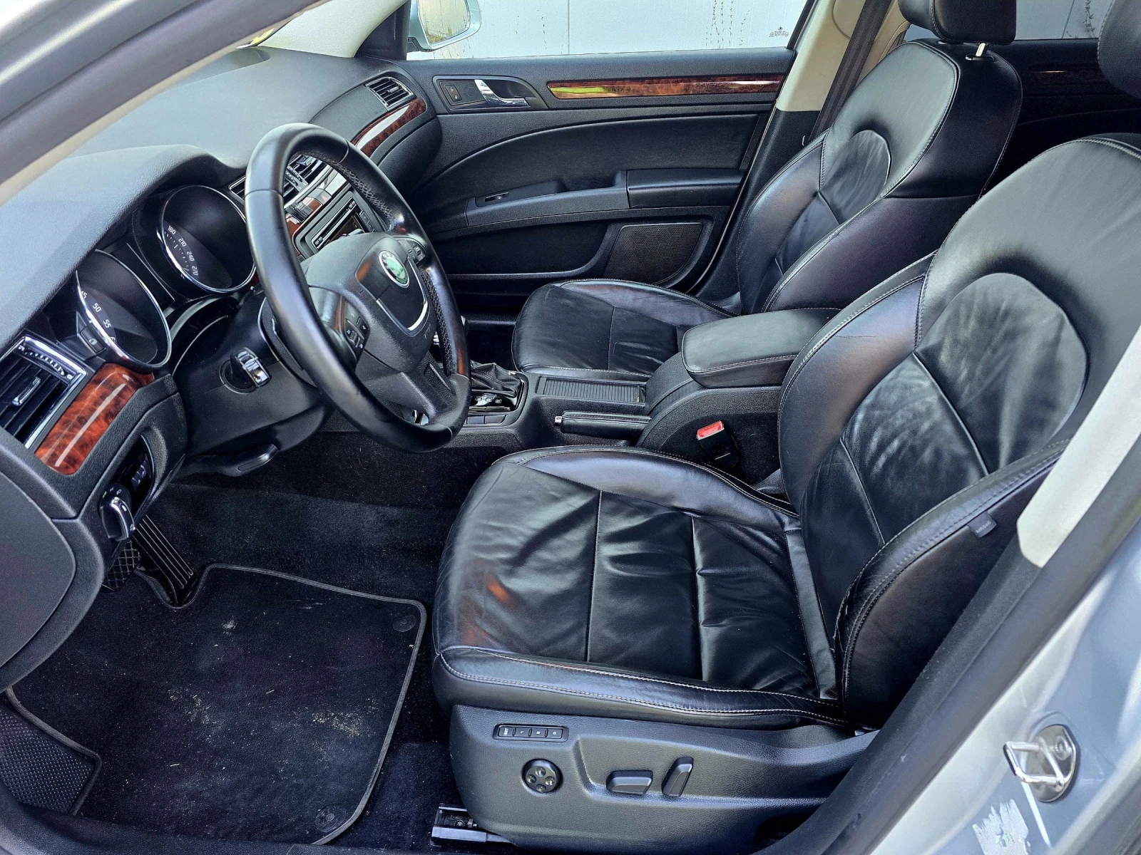 Skoda Superb 2 0TDI/170KC/АВТОМАТИК/КОЖА - изображение 9