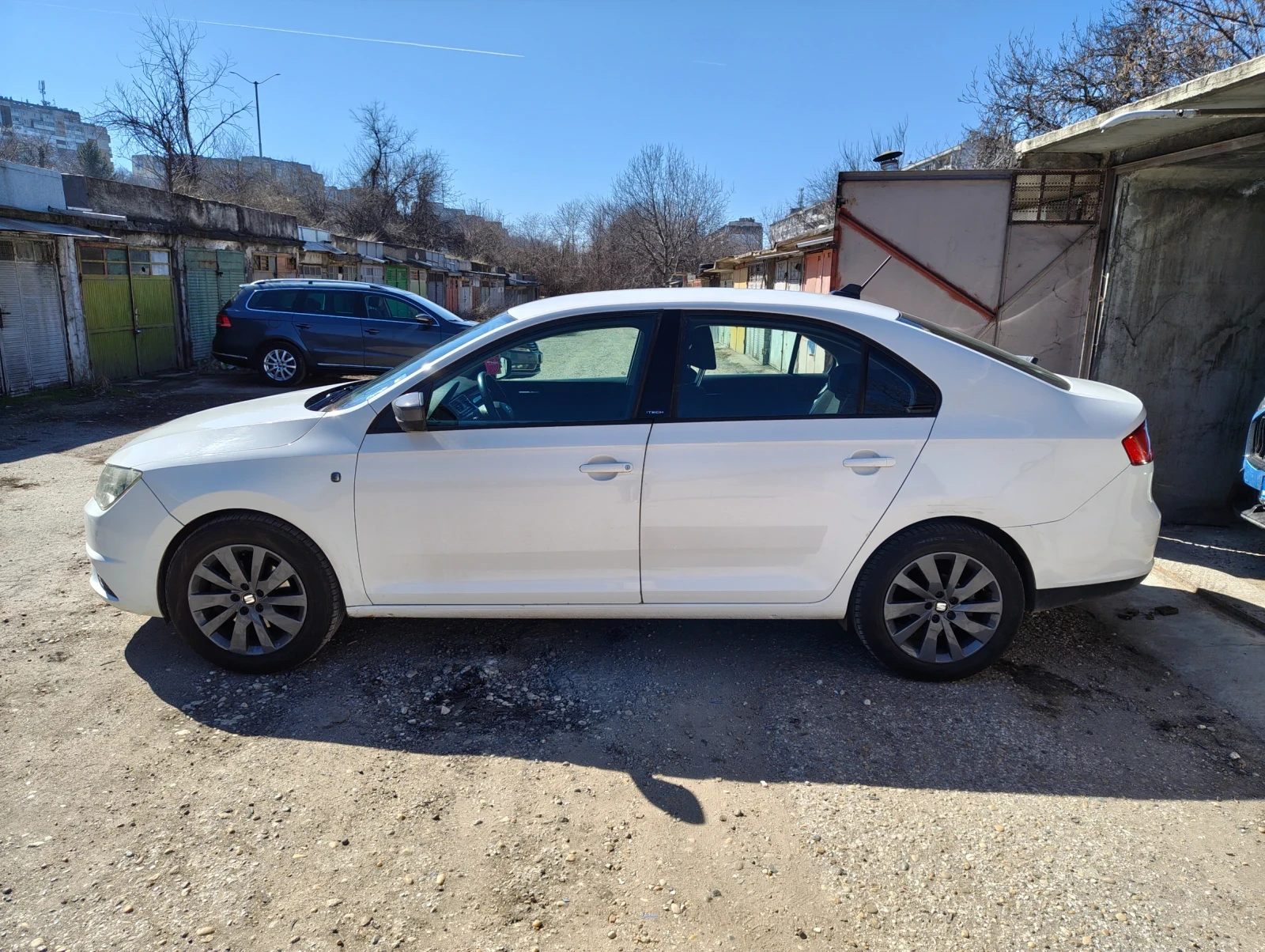 Seat Toledo 1.6TDI 105k.c, снимка 4 - Автомобили и джипове - 53806870