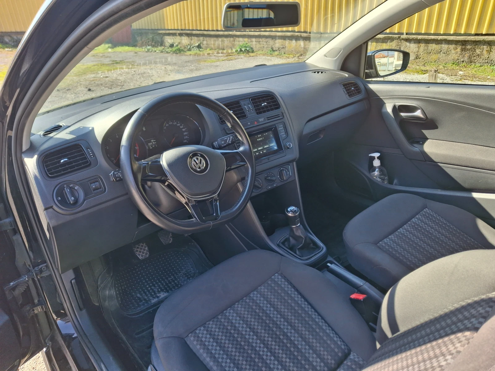 VW Polo, снимка 5 - Автомобили и джипове - 53846243