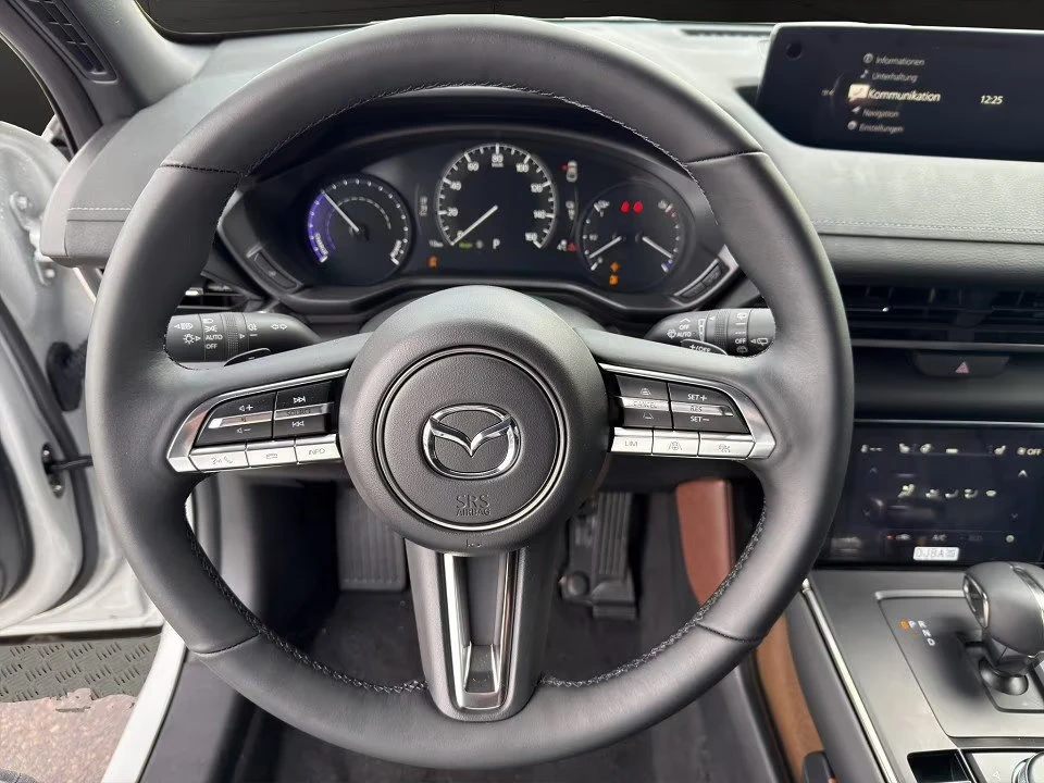 Mazda MX-30 eSKYACTIV/145HP/MAKOTO/PANO/360/BOSE/HUD/MEMO/999g, снимка 8 - Автомобили и джипове - 54040201