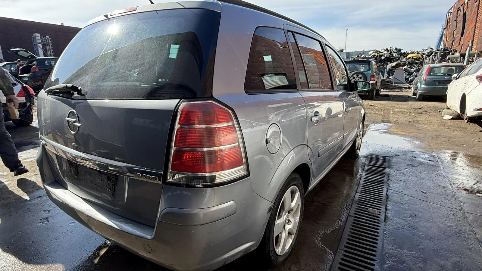 Opel Zafira, снимка 2 - Автомобили и джипове - 54364096