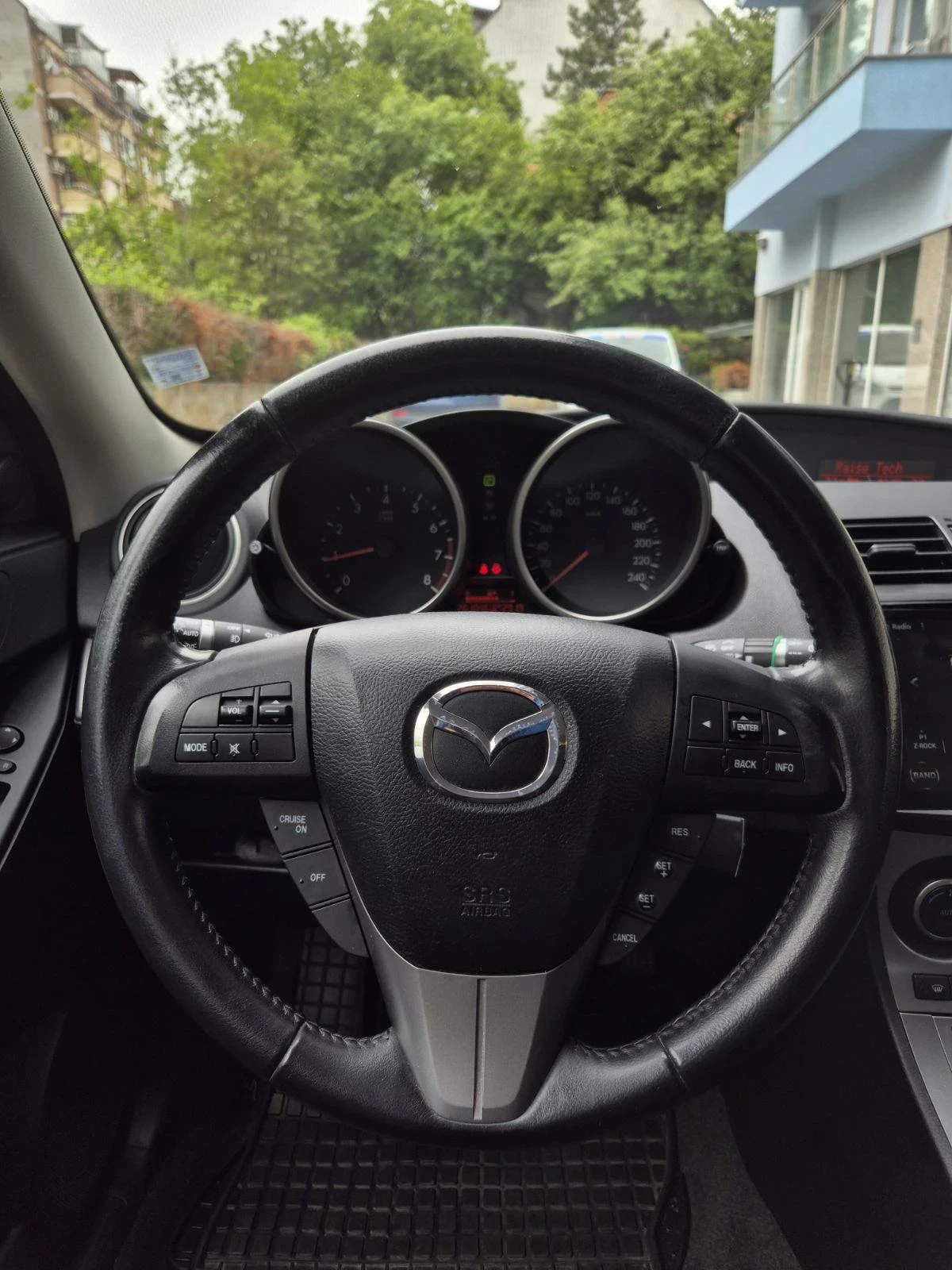 Mazda 3 КАПАРИРАН , снимка 8 - Автомобили и джипове - 54684876