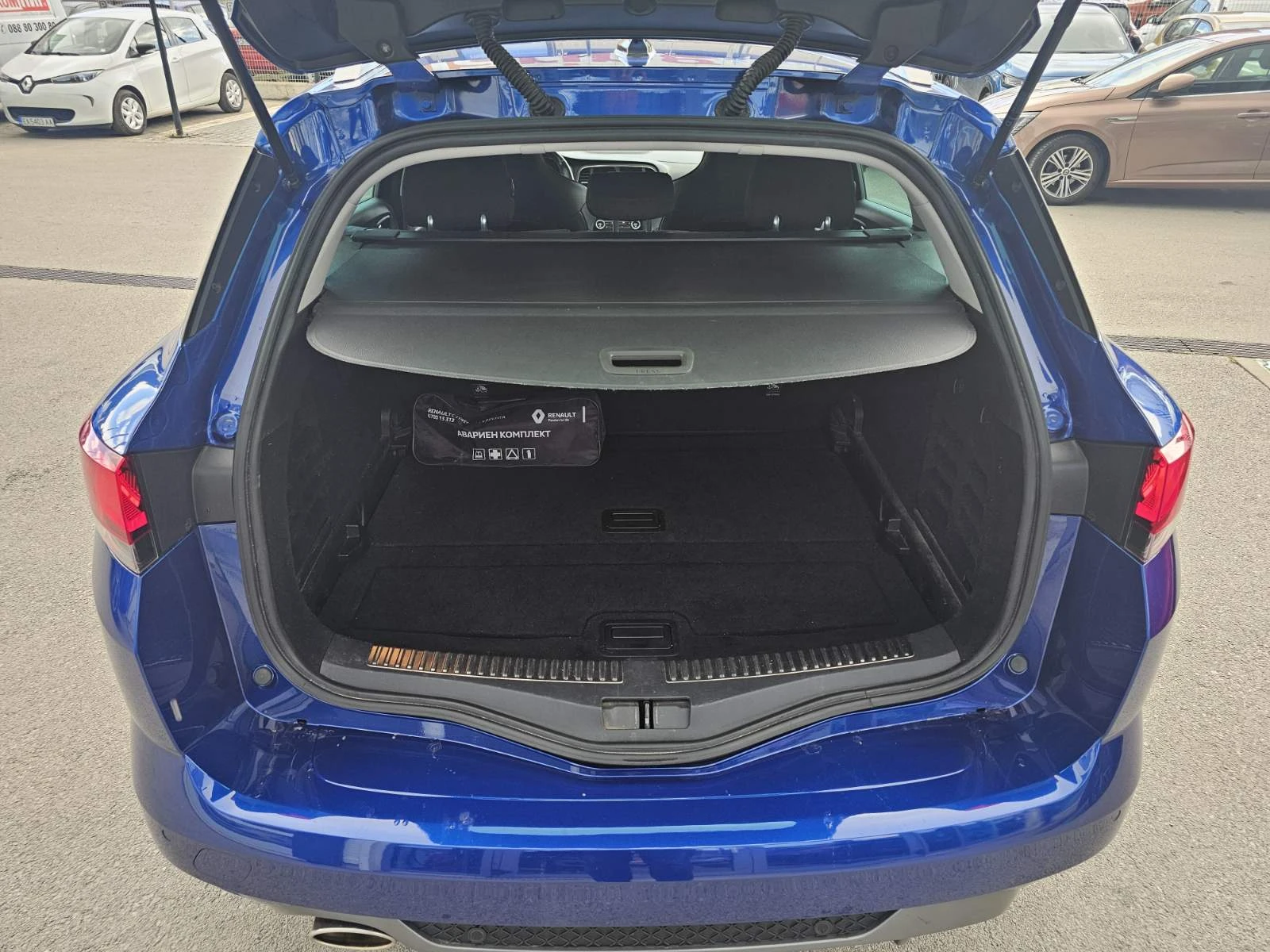 Renault Megane 1.3 TCe 158 к.с. Бензин 4x2 Stop & Start, снимка 15 - Автомобили и джипове - 54687932