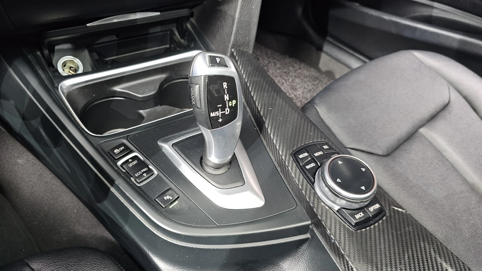 BMW 320 HUD* ЛЮК* КРАЙНА ЦЕНА, снимка 9 - Автомобили и джипове - 55435550