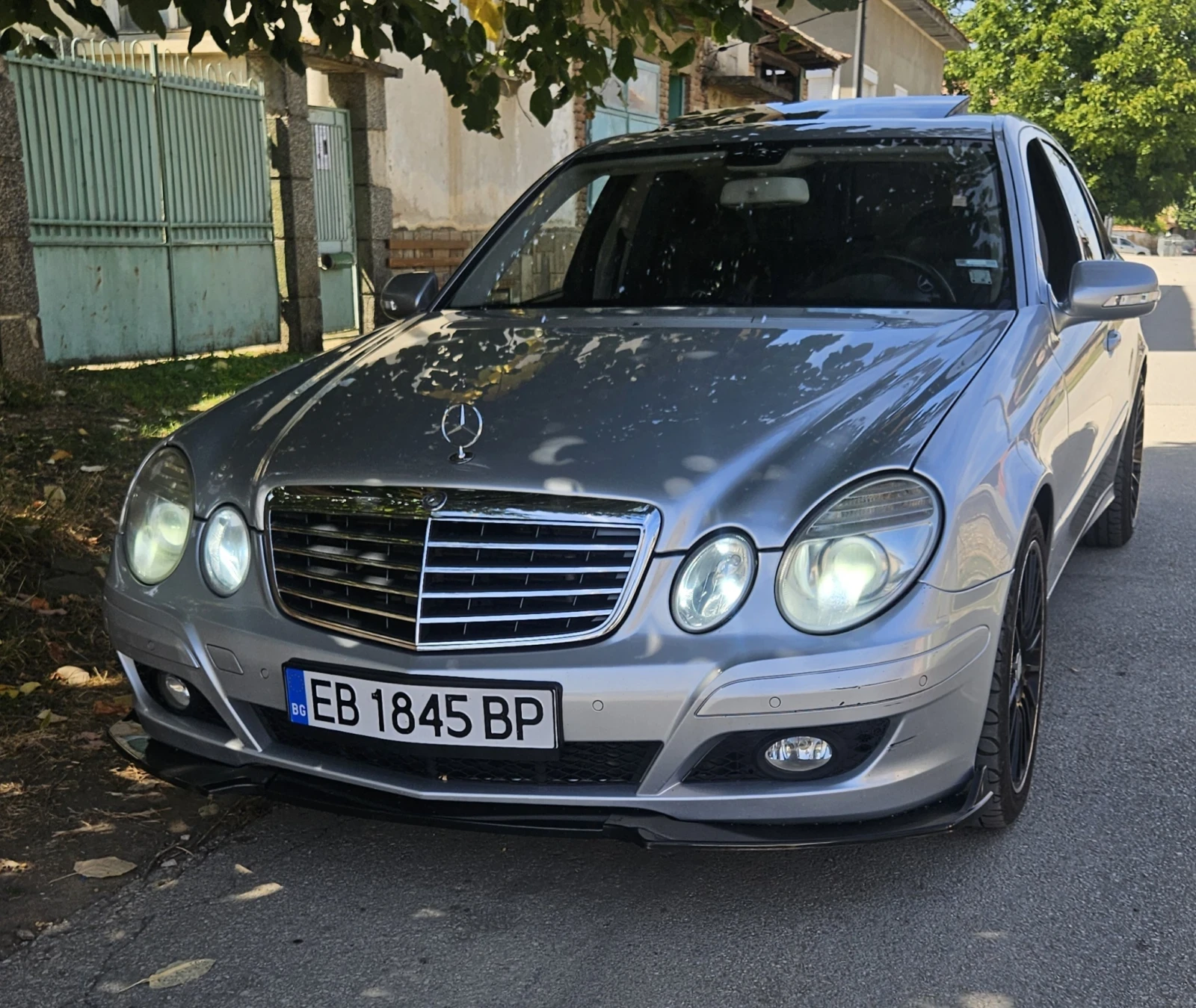 Mercedes-Benz E 300, снимка 4 - Автомобили и джипове - 55726029