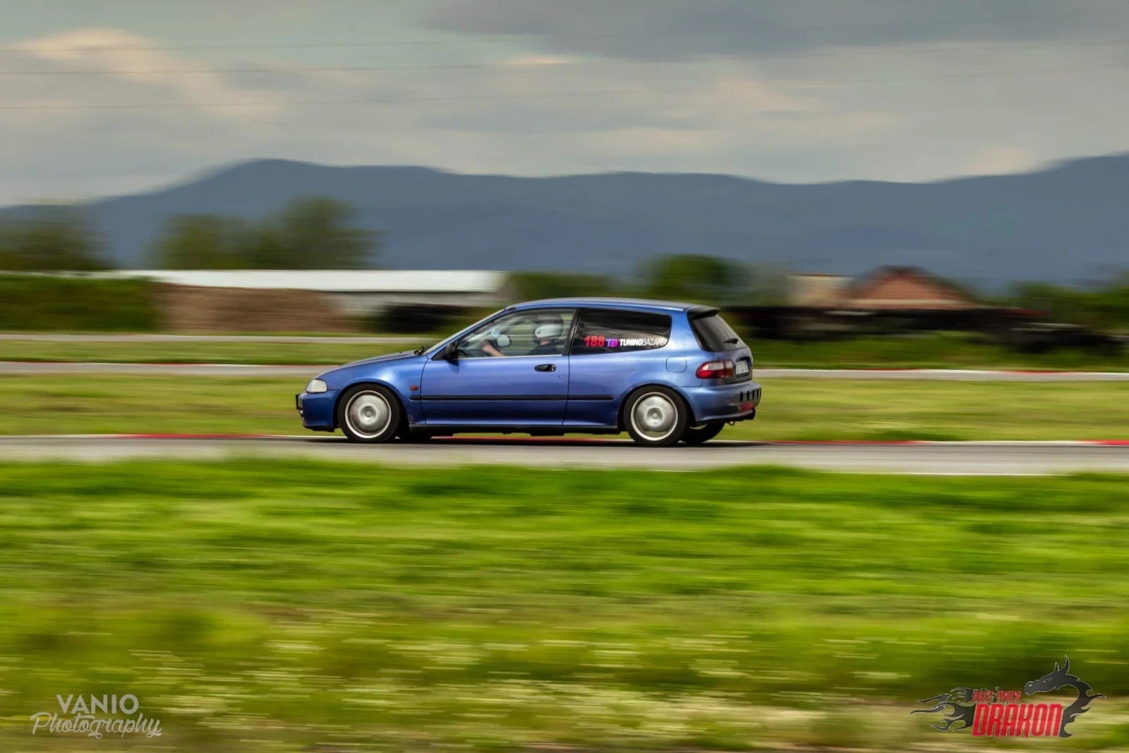 Honda Civic 1.6 VTEC, снимка 2 - Автомобили и джипове - 55741629