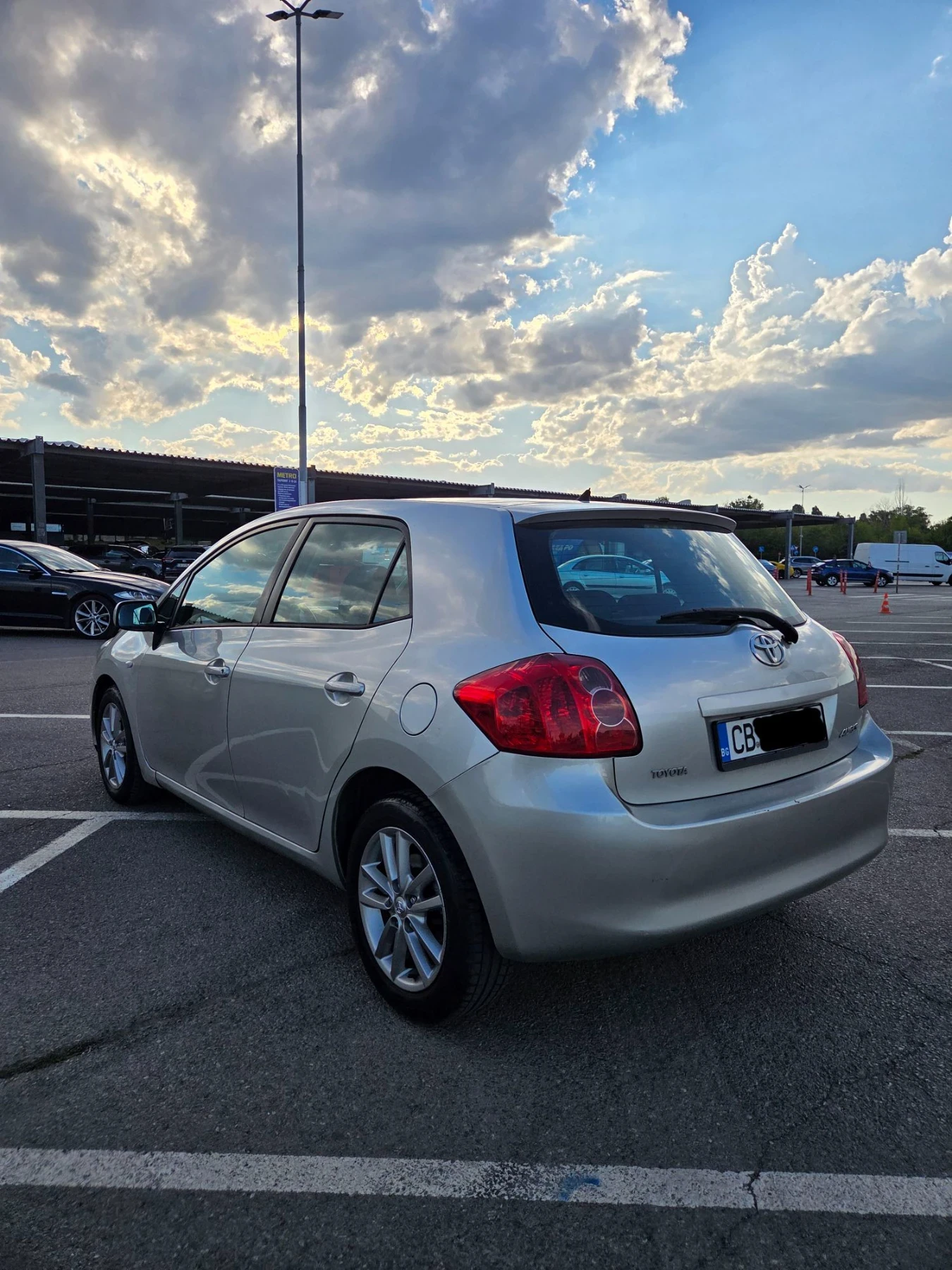 Toyota Auris 2.0 D-4D, снимка 2 - Автомобили и джипове - 55944495