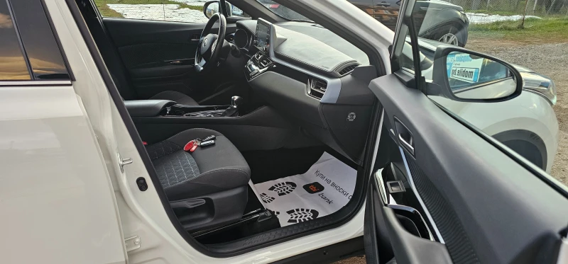 Toyota C-HR 1.8i HYBRID FACE, снимка 13 - Автомобили и джипове - 52977079