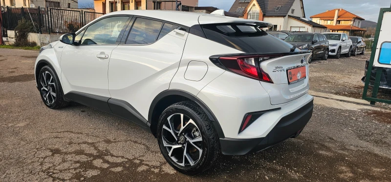 Toyota C-HR 1.8i HYBRID FACE, снимка 10 - Автомобили и джипове - 52977079
