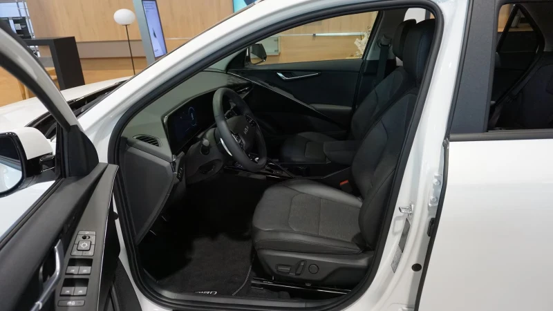 Kia Niro INSPIRATION/204HP/HUD/NAVI/CAM/ACC/LED/692g, снимка 7 - Автомобили и джипове - 53077690