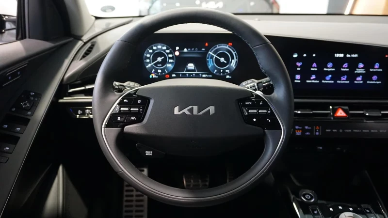 Kia Niro INSPIRATION/204HP/HUD/NAVI/CAM/ACC/LED/692g, снимка 9 - Автомобили и джипове - 53077690