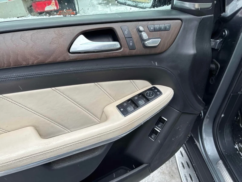 Mercedes-Benz GLS * AMG 63 * CARFAX * БЕЗ ПЪРВОНАЧАЛНА ВНОСКА, снимка 11 - Автомобили и джипове - 53088665