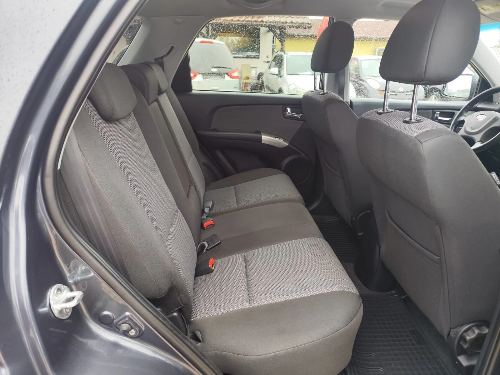 Kia Sportage 2.0  44 | Mobile.bg   14