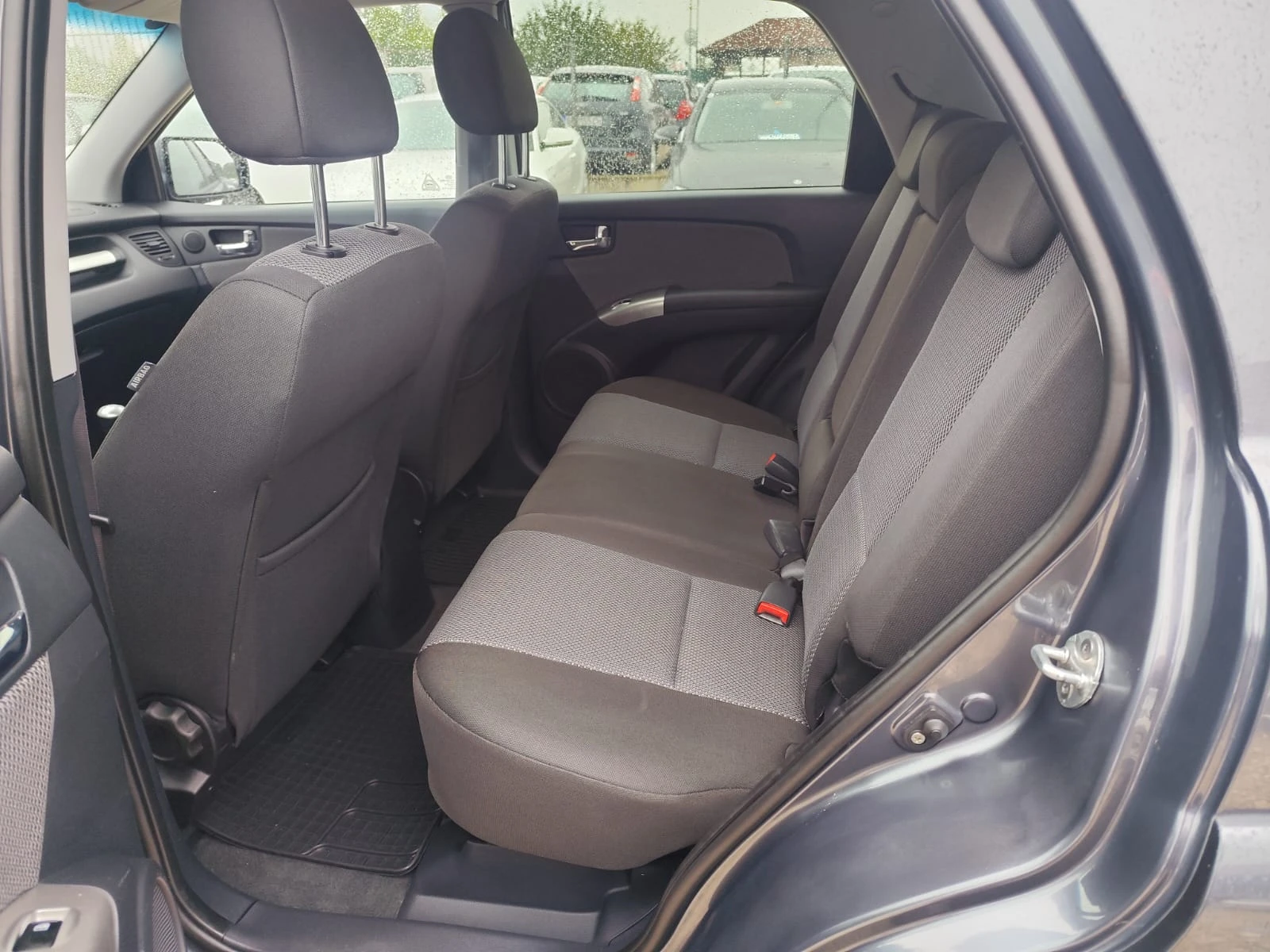 Kia Sportage 2.0  44 | Mobile.bg   13