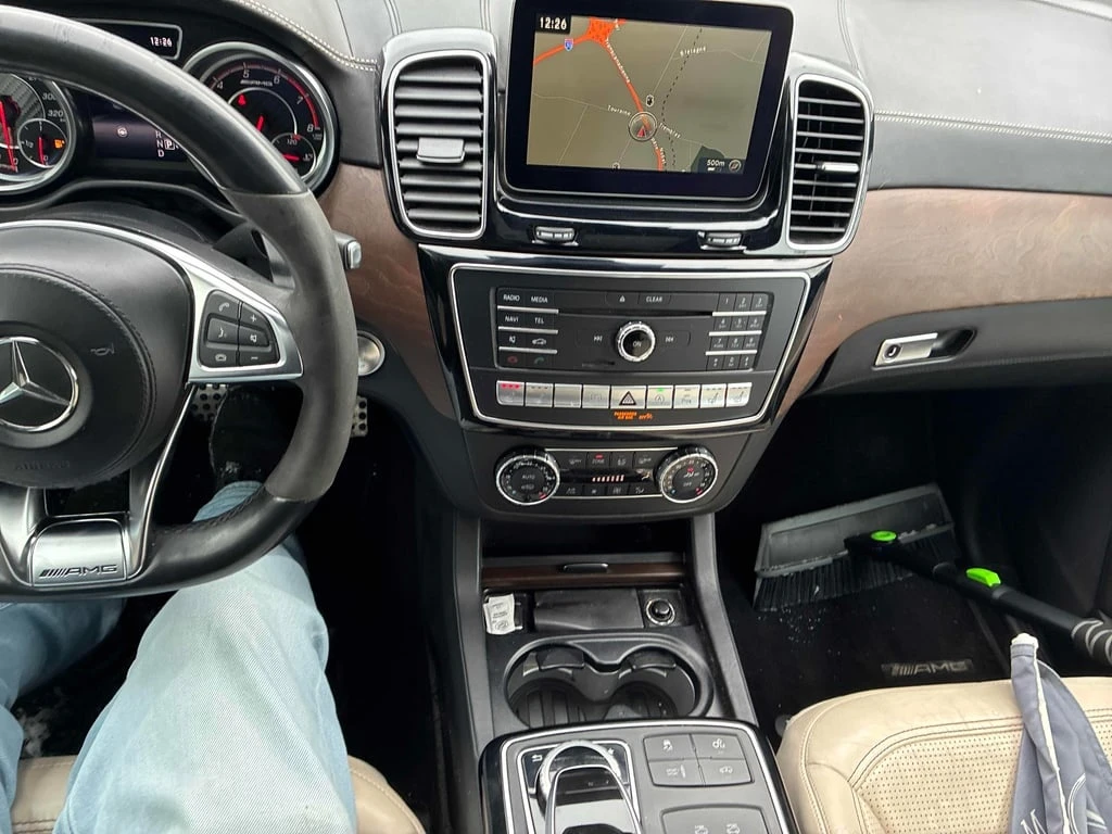 Mercedes-Benz GLS * AMG 63 * CARFAX * БЕЗ ПЪРВОНАЧАЛНА ВНОСКА - изображение 9