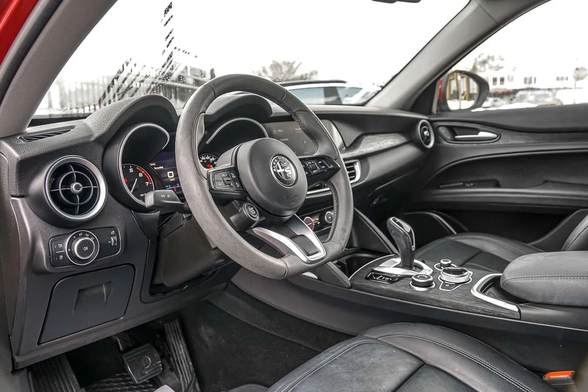 Alfa Romeo Stelvio * CARFAX * ЦЕНА ДО БГ - изображение 9