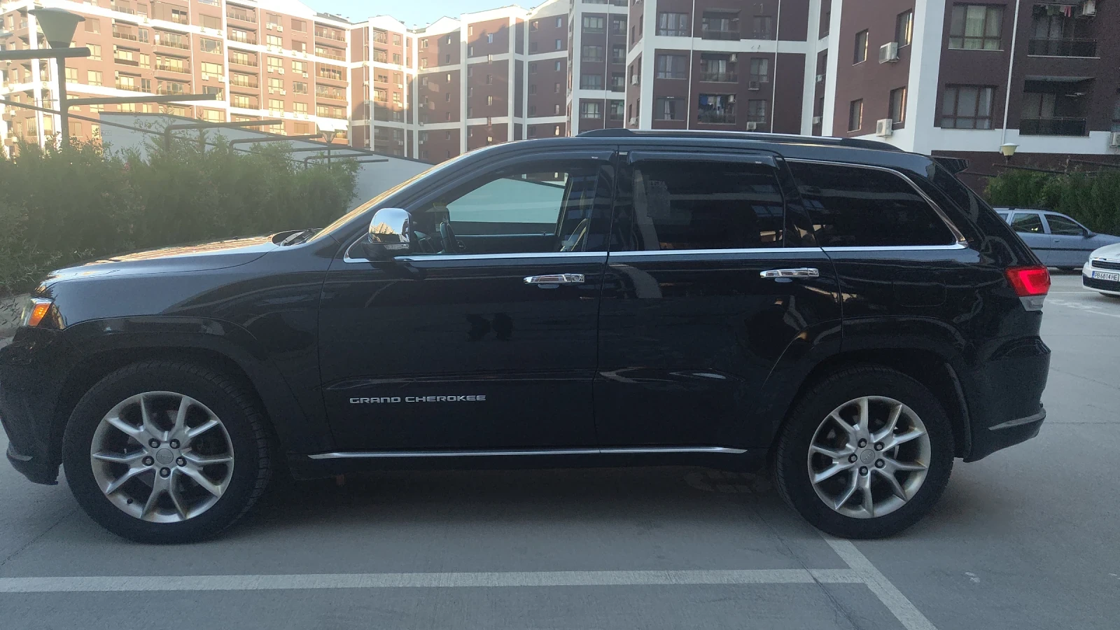 Jeep Grand cherokee 5.7 HEMI, снимка 8 - Автомобили и джипове - 53864757