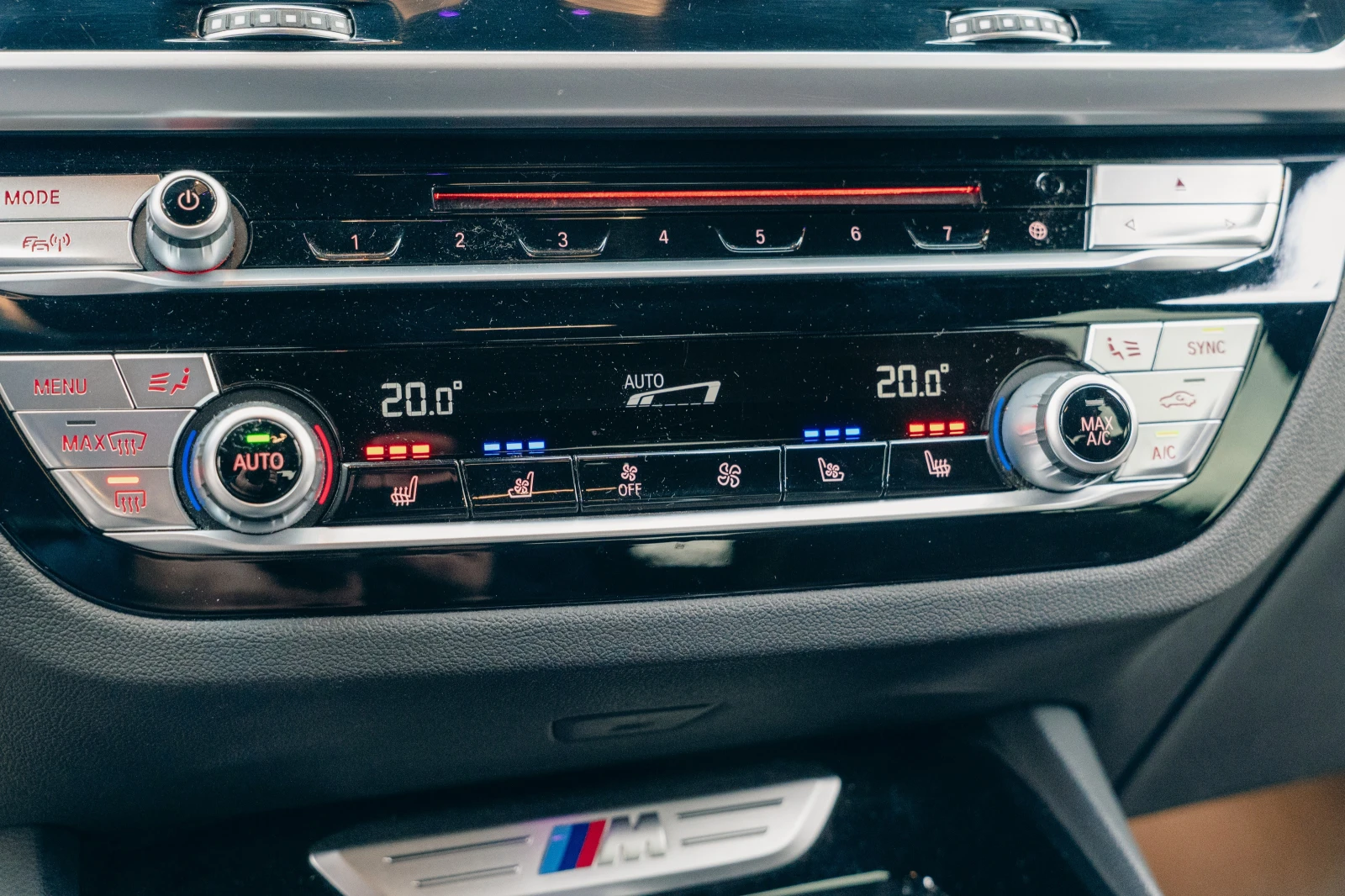 BMW X3 M40i, LED, CarPlay, Harman-Kardon, HUD, ACC, снимка 10 - Автомобили и джипове - 53977239