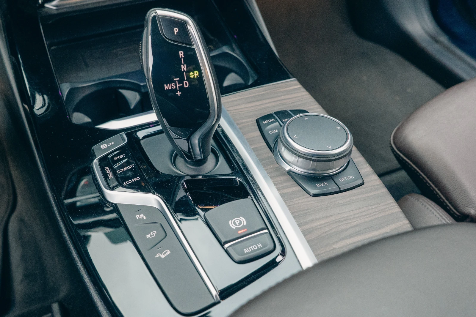 BMW X3 M40i, LED, CarPlay, Harman-Kardon, HUD, ACC, снимка 12 - Автомобили и джипове - 53977239